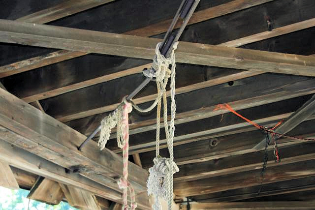 Scott Covered Bridge attached ropes