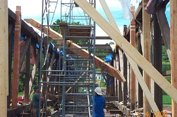 Hamden Covered Bridge tie beam going in